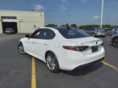 Used 2024 Alfa Romeo Giulia Sprint image 5