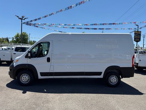 Used 2024 RAM ProMaster 2500 w/ Safety Group FWD image 4