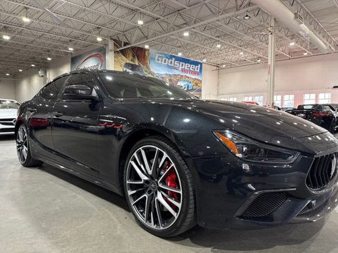 Used 2022 Maserati Ghibli Trofeo image 24