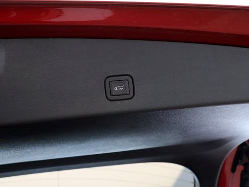 Used 2025 Cadillac Optiq Sport 2 w/ LPO, Floor Liner Package AWD/4WD image 30
