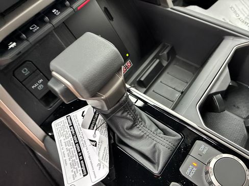 New 2026 Toyota Tundra Limited AWD/4WD image 27