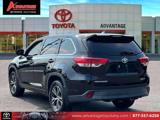Used 2018 Toyota Highlander Plus AWD/4WD image 10