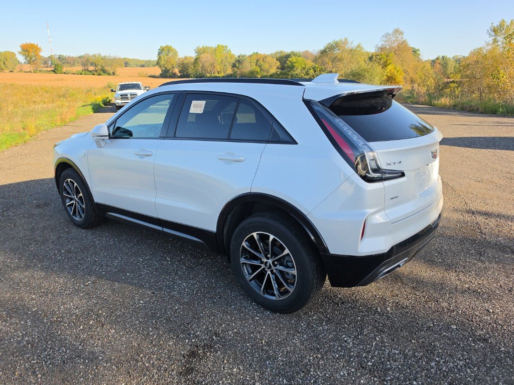 Used 2024 Cadillac XT4 Sport w/ Active Safety Package AWD/4WD image 8
