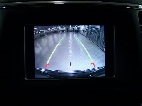 Used 2018 Jeep Grand Cherokee Limited image 10