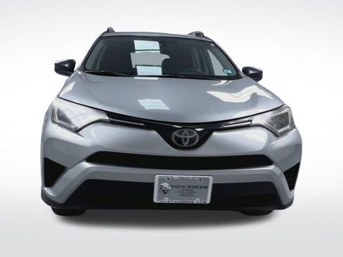 Used 2018 Toyota RAV4 LE w/ Carpet Mat Package AWD/4WD image 16
