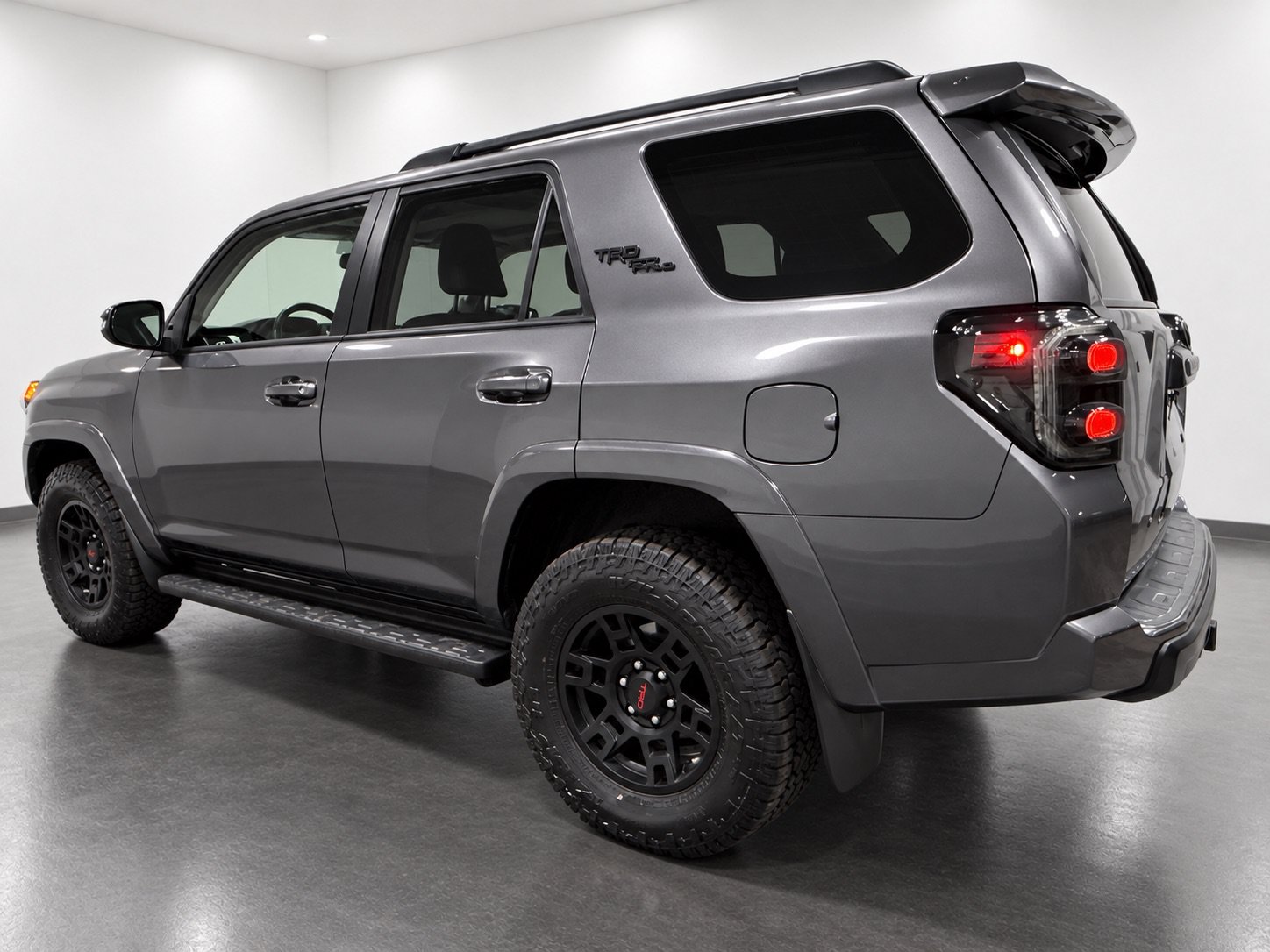 Used 2020 Toyota 4Runner TRD Off-Road Premium w/ Moonroof Package AWD/4WD image 4