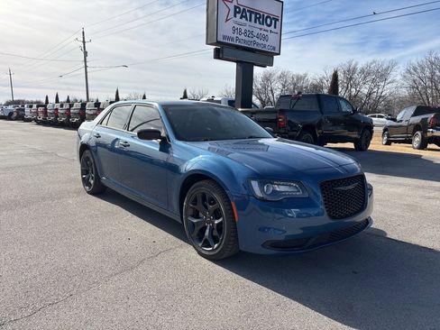 Used 2023 Chrysler 300 Touring w/ Sport Appearance Package image 1