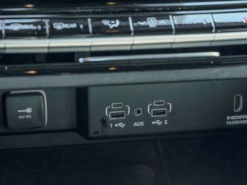Used 2022 Jeep Wagoneer Series II w/ Premium Group I AWD/4WD image 37
