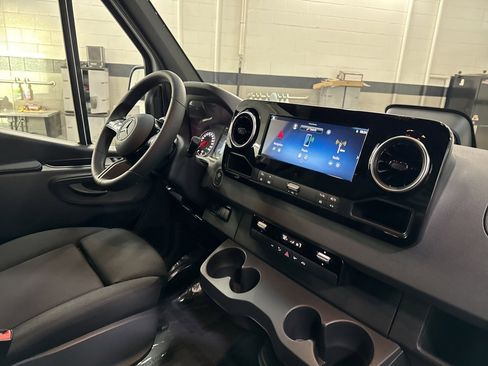 New 2025 Mercedes-Benz Sprinter 3500 image 9