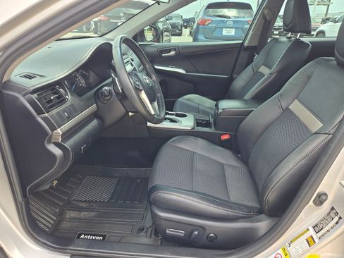 Used 2012 Toyota Camry SE FWD image 9