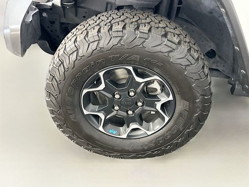 Used 2023 Jeep Wrangler Unlimited Rubicon 4xe w/ Cold Weather Group AWD/4WD image 11