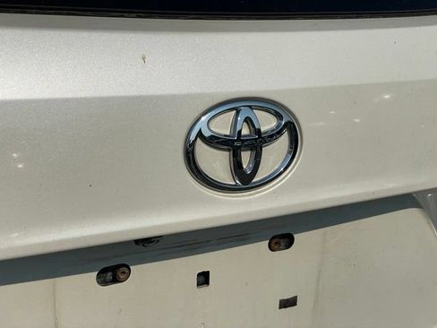 Used 2021 Toyota Highlander LE AWD/4WD image 33