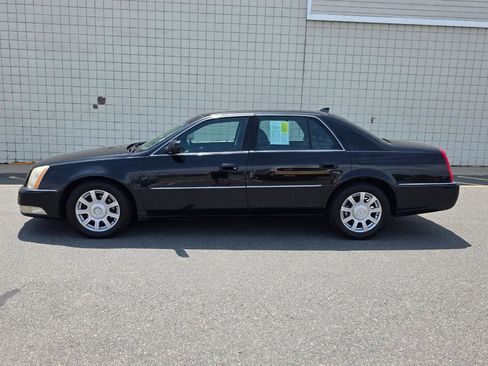 Used 2011 Cadillac DTS FWD image 4