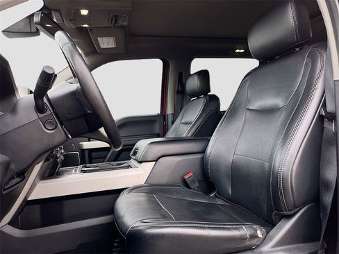 Used 2019 Ford F250 Lariat w/ Lariat Ultimate Package image 19