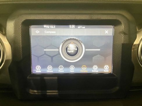 Used 2020 Jeep Wrangler Unlimited Sahara image 13