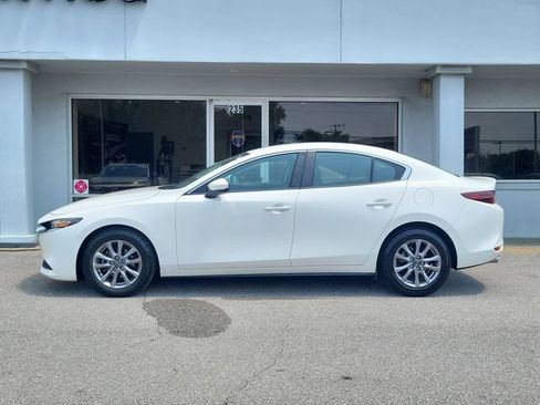 Used 2021 MAZDA MAZDA3 s FWD image 11