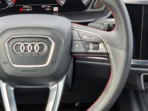 Used 2025 Audi Q3 2.0T Premium Plus w/ Premium Plus Package image 16