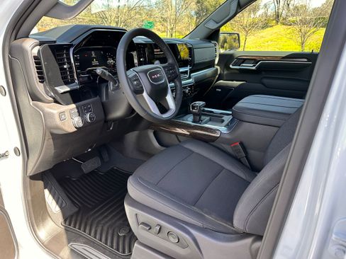 New 2025 GMC Sierra 1500 Elevation w/ Preferred Package image 12