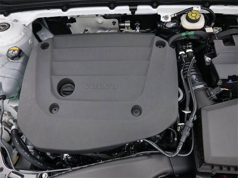 New 2026 Volvo XC40 B5 Core w/ Climate Package image 33