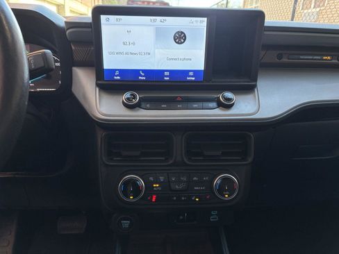 Used 2022 Ford Maverick Lariat w/ Lariat Luxury Package image 16