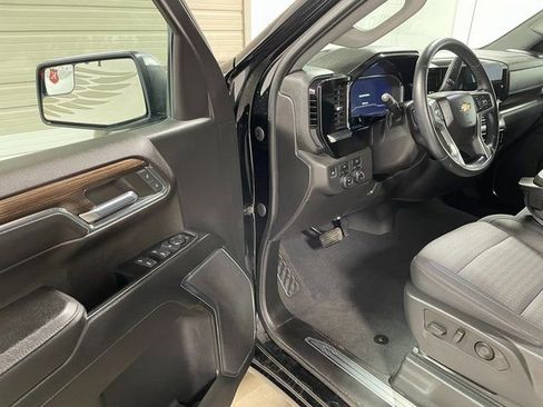 Used 2023 Chevrolet Silverado 1500 LT image 10