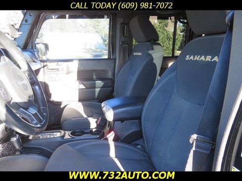 Used 2014 Jeep Wrangler Unlimited Sahara image 24
