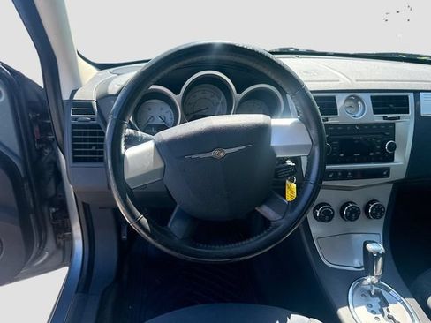 Used 2009 Chrysler Sebring Touring w/ Electronics Convenience Group FWD image 12