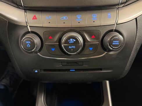 Used 2018 Dodge Journey Crossroad AWD/4WD image 30