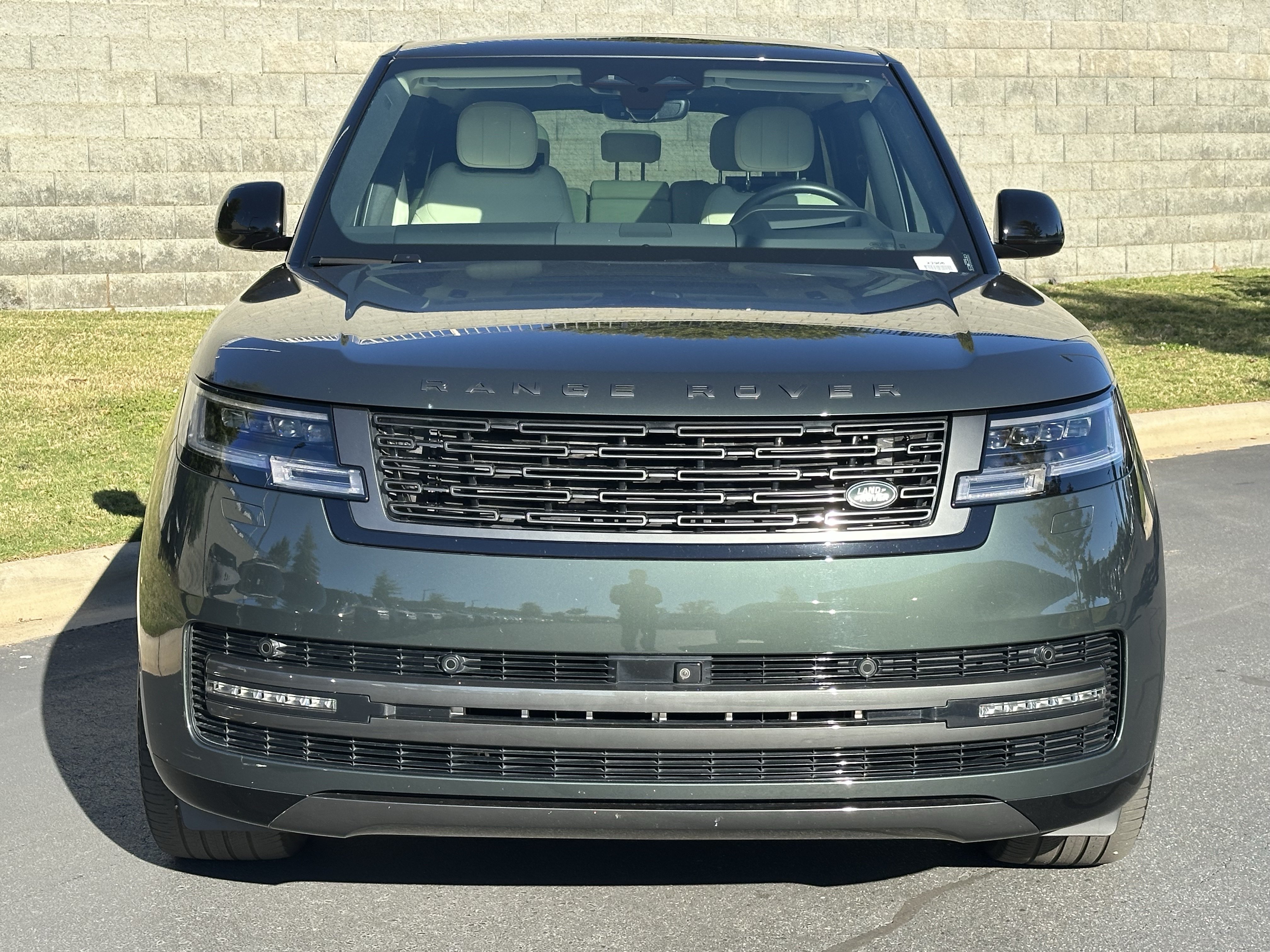 Used 2024 Land Rover Range Rover Long Wheelbase SE AWD/4WD image 17