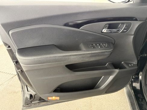 Used 2016 Honda Pilot Touring image 8
