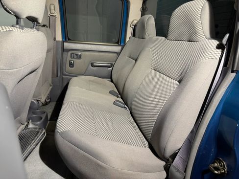 Used 2001 Nissan Frontier SE AWD/4WD image 22