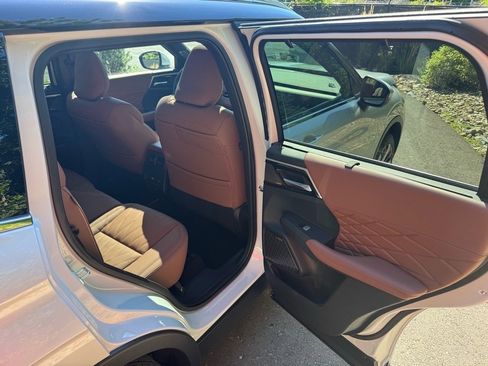 New 2025 Mitsubishi Outlander SEL image 14