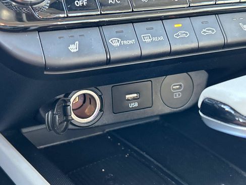 Used 2024 Hyundai Elantra Limited FWD image 20