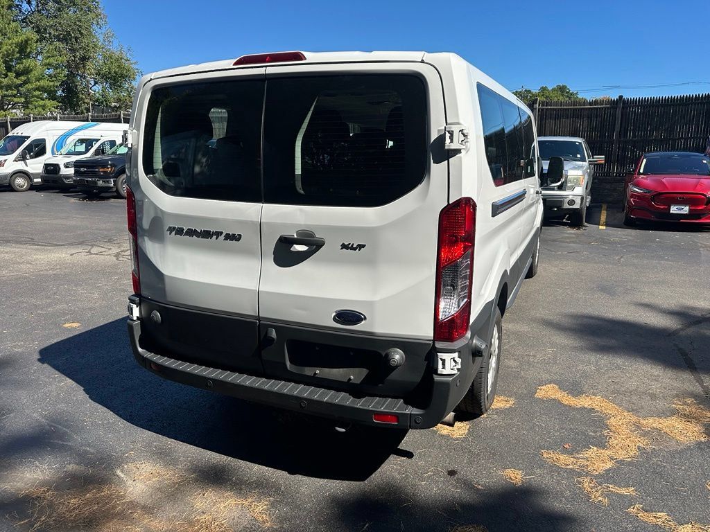 Used 2024 Ford Transit 350 XLT RWD image 5