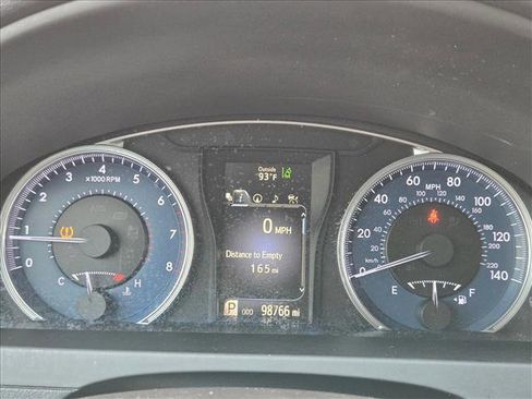 Used 2015 Toyota Camry XLE image 6