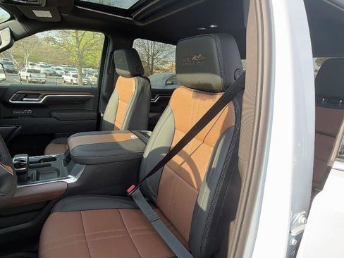 New 2026 Chevrolet Silverado 1500 High Country AWD/4WD image 14