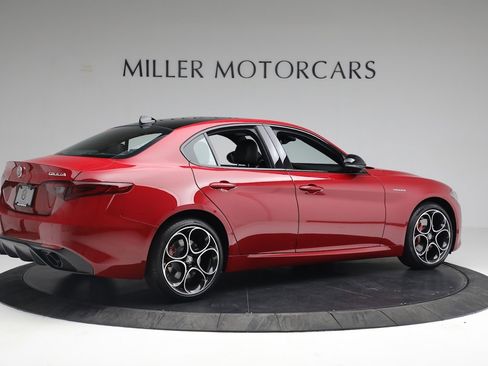 Used 2022 Alfa Romeo Giulia Veloce AWD/4WD image 8