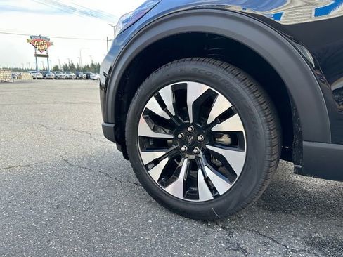 New 2025 Ford Explorer Platinum w/ LUX Leather Package image 28