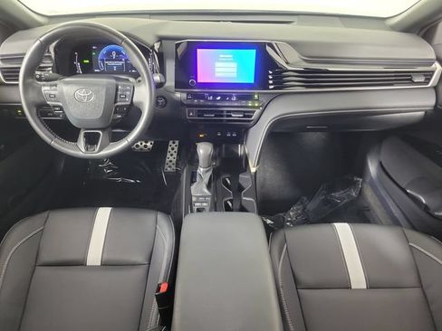 Used 2025 Toyota Camry SE w/ Convenience Package FWD image 16