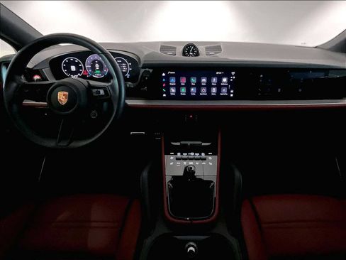 Used 2025 Porsche Cayenne S image 17