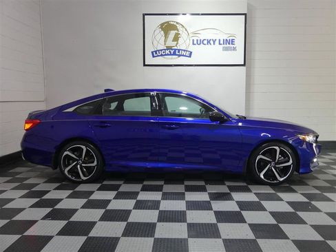 Used 2018 Honda Accord Sport image 6