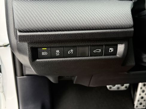 Used 2025 Toyota Camry SE image 23