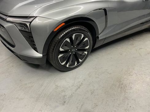 Used 2024 Chevrolet Blazer EV RS image 3