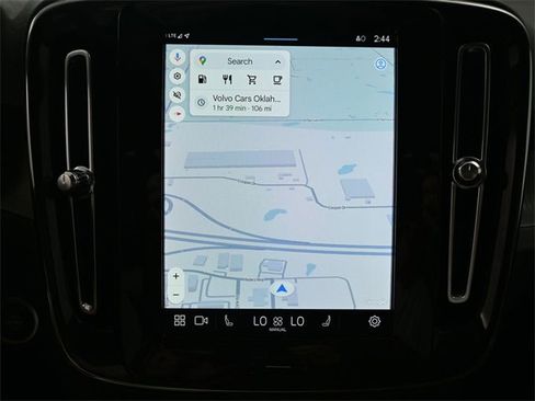 Used 2024 Volvo XC40 B5 Plus image 30