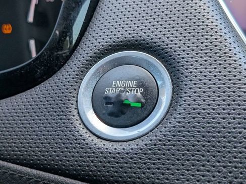 Used 2017 Cadillac XT5 FWD image 31
