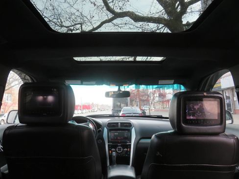 Used 2015 Ford Explorer Sport w/ Equipment Group 401A image 24