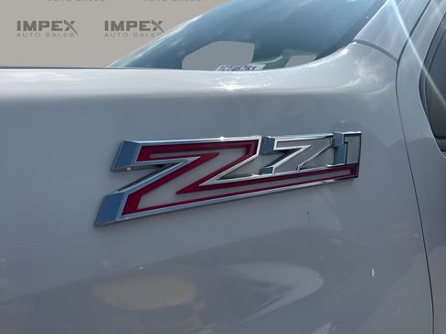 Used 2024 Chevrolet Silverado 2500 LT AWD/4WD image 31