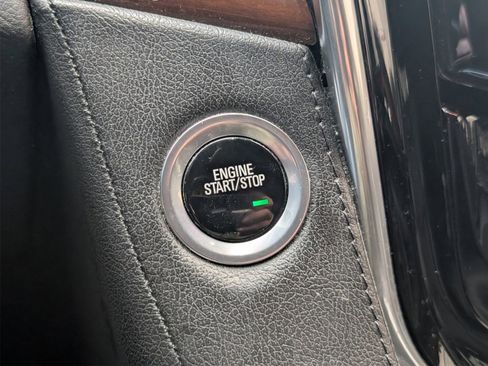 Used 2018 Cadillac Escalade Luxury image 19