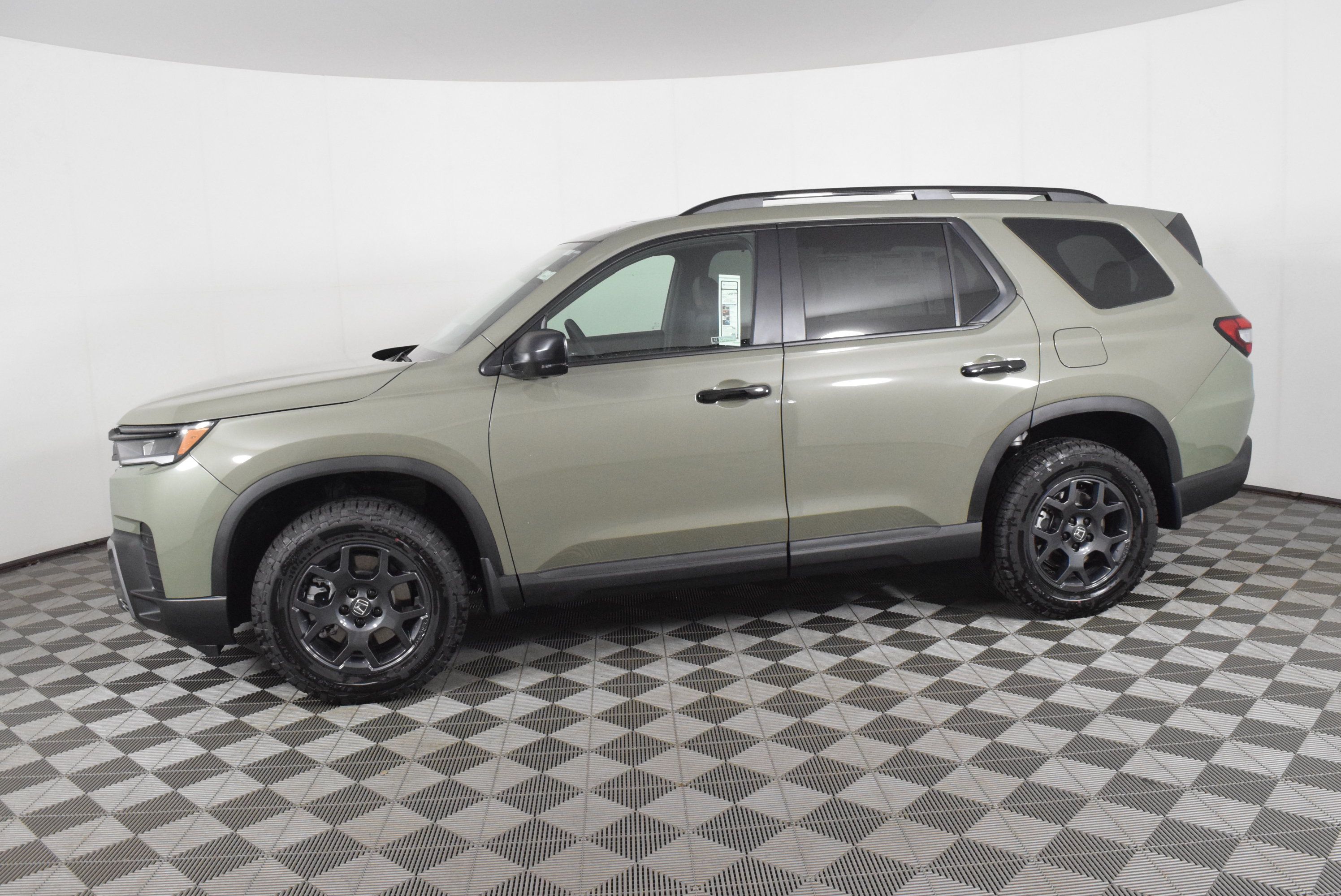 New 2026 Honda Pilot TrailSport image 9