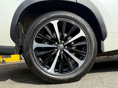 Used 2021 Toyota Highlander XSE image 31